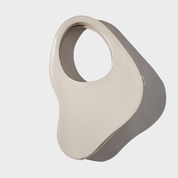 Coperni Melted Swipe Bag - Cream - Picture 4 of 8